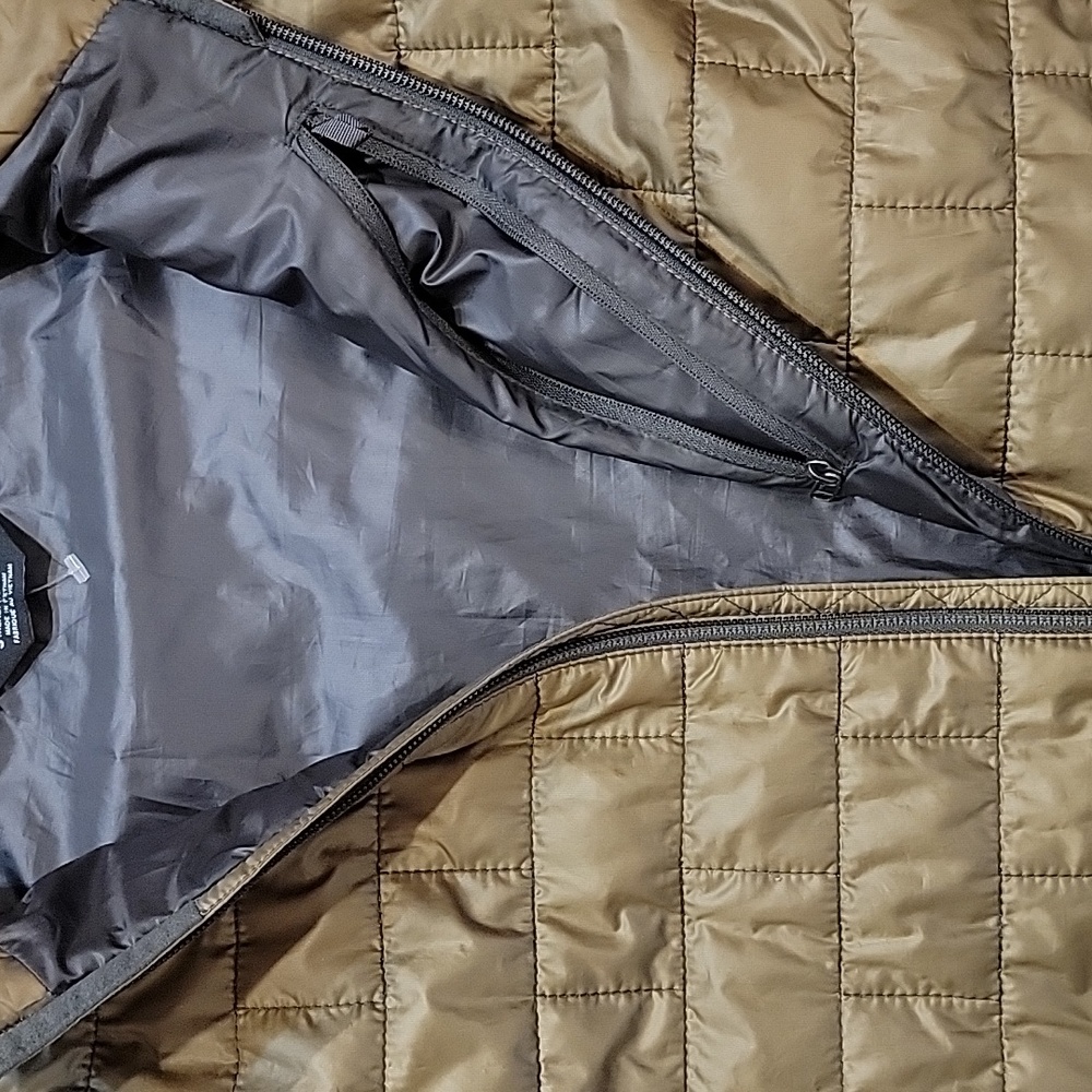 Patagonia Men's Nano Puff Vest - Small - Picture 8 of 12